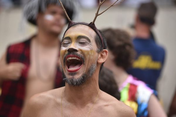 Não faltou ousadia e criatividade nas fantasias do Bloco Amigos da Onça