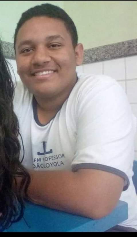 Denilson, de 19 anos saiu para doar sangue e não fez mais contato com a família . Crédito: Internauta