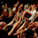 Imagem - Em ano de eleições, políticos disputam capital entre evangélicos