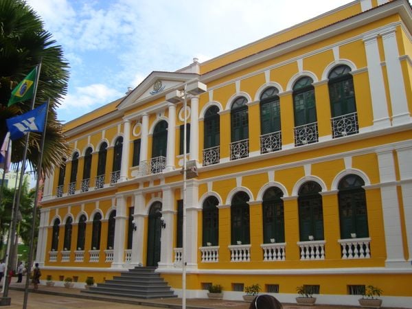 Sede da prefeitura, o Palácio Bernardino Monteiro está no guia “Vem pra Cachoeiro!”