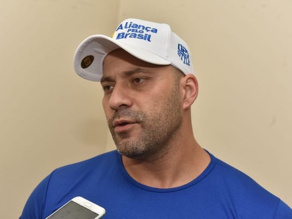 Deputado Daniel Silveira (PSL-RJ) no evento para coleta de assinatura do Aliança pelo Brasil em Vitória por Fernando Madeira