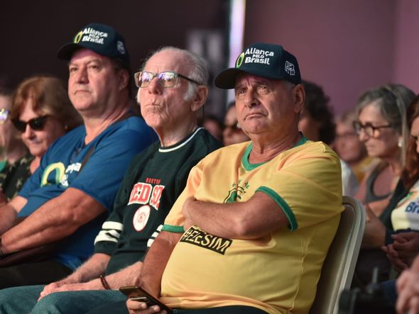 O ex-deputado federal Carlos Manato, que é do PSL, estava na plateia do evento de filiação do partido Aliança pelo Brasil, em Vitória por Fernando Madeira