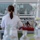 Laboratórios farmacêuticos temem ficar sem estoque de insumos utilizados na fabricação de medicamentos