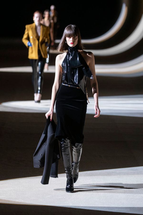 Desfile Saint Laurent por FFW