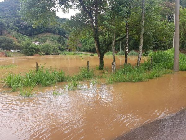 Imagens mostram destruição em Marechal Floriano por Divulgação/ Marechal Floriano