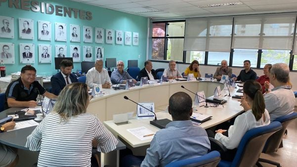 Plenário da Jucees deliberou sobre publicações obrigatórias, como balanços e editais, em meio digital. Crédito: Jucees/ Divulgação