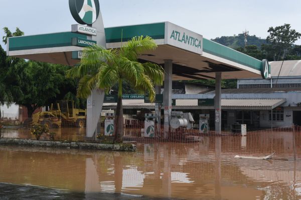 Posto de combustível foi tomado pela água em Vila Velha. Crédito: Ricardo Medeiros