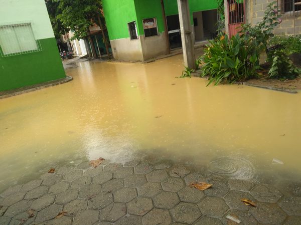  Crédito: Rio sobe e água invade casas em São Domingos do Norte