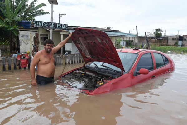 Ruas alagadas no bairro São Conrado, Vila Velha por Ricardo Medeiros