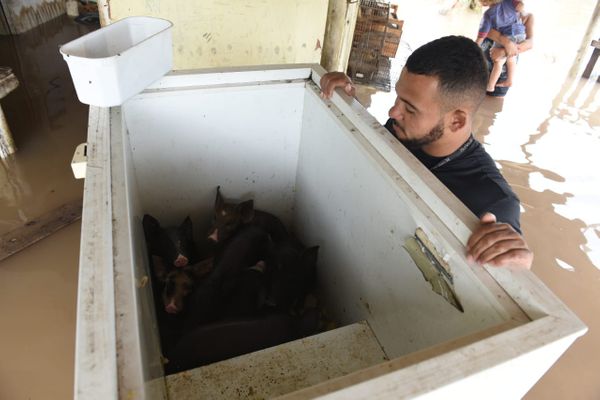 Ruas alagadas no bairro São Conrado, Vila Velha por Ricardo Medeiros