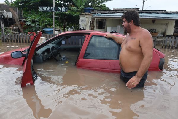 Ruas alagadas no bairro São Conrado, Vila Velha por Ricardo Medeiros