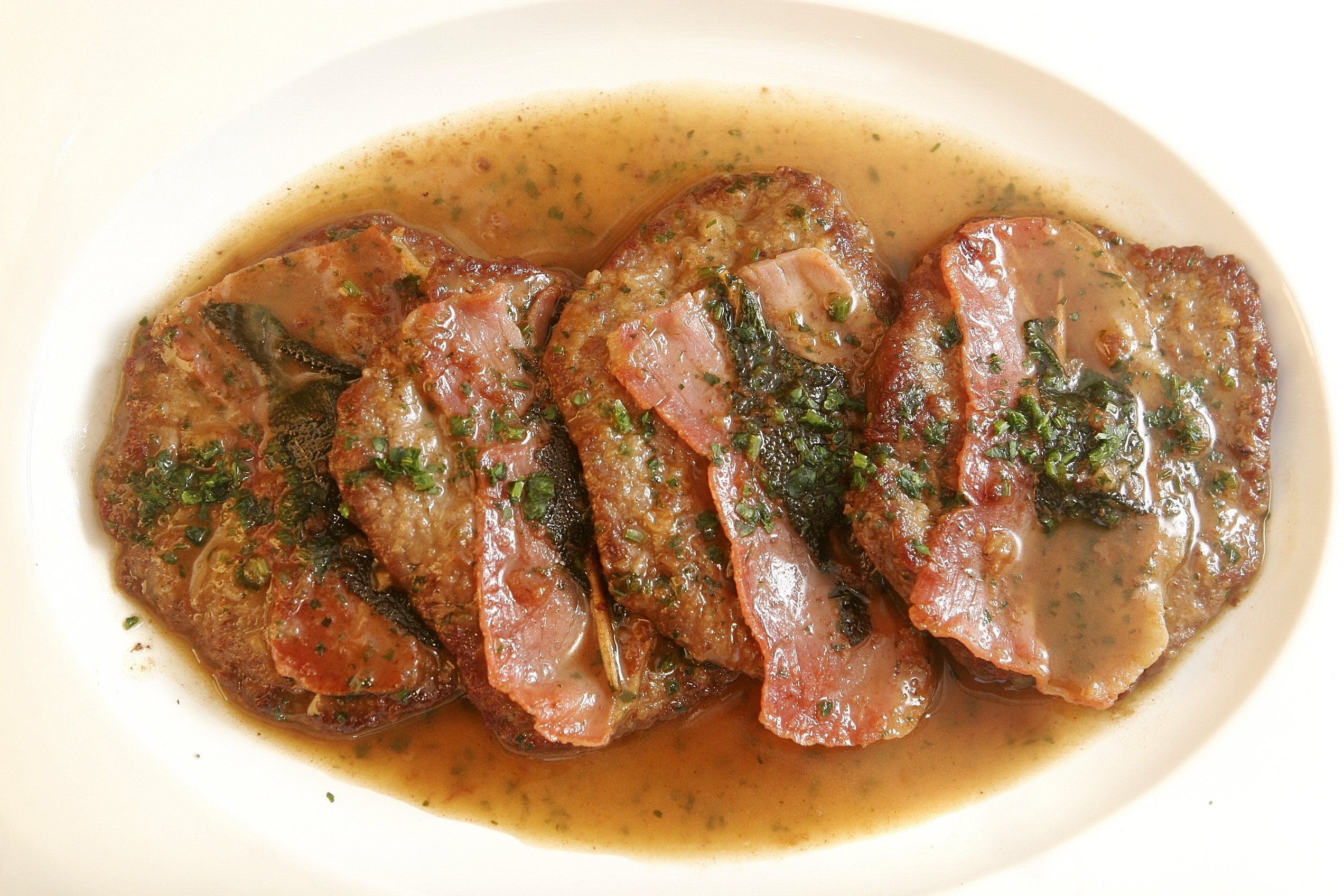 Saltimbocca alla romana: aprenda a preparar receita clássica italiana ...