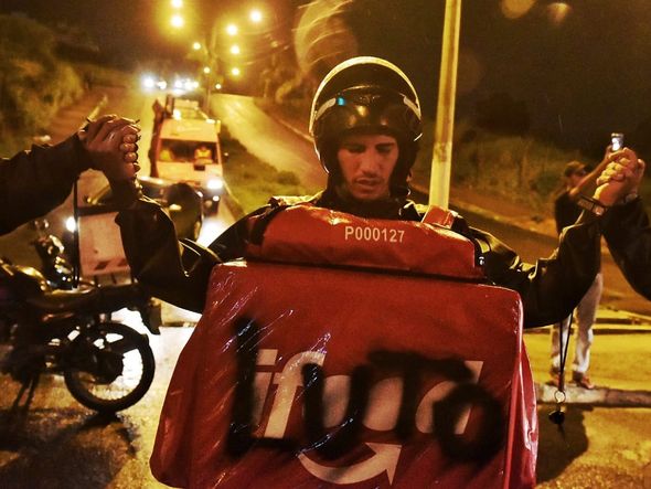 Motoboys protestam por morte de Ramona, atropelada em Vila Velha por um motorista embriagado por Fernando Madeira