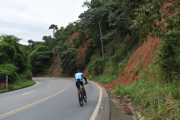 Data: 05/03/2020 - ES - Domingos Martins  - Trecho da BR - 262, km 27, Domingos Martins, onde houve deslizamento causado pelas chuvas - Editoria: Cidades - Foto: Ricardo Medeiros - GZ por Ricardo Medeiros