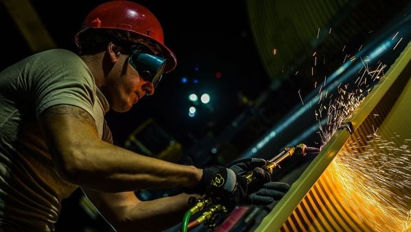 Para o ES, podemos vislumbrar boas janelas: no exterior e no mercado interno. O Brasil poderá dispor de uma nova oportunidade para ativação e sofisticação do seu parque industrial