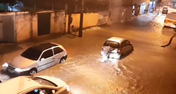 Chuva em São Mateus nesta quinta-feira (05). Crédito: Reprodução/Vídeo