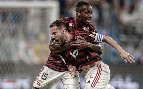 Everton Ribeiro revela resenha de Gerson com elenco do Fla e sonha com possível volta do meia