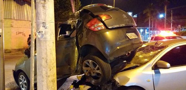 Acidente na Avenida Carlos Lindenberg, em Vila Velha por Internauta