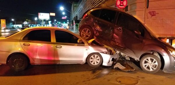 Acidente na Avenida Carlos Lindenberg, em Vila Velha por Internauta