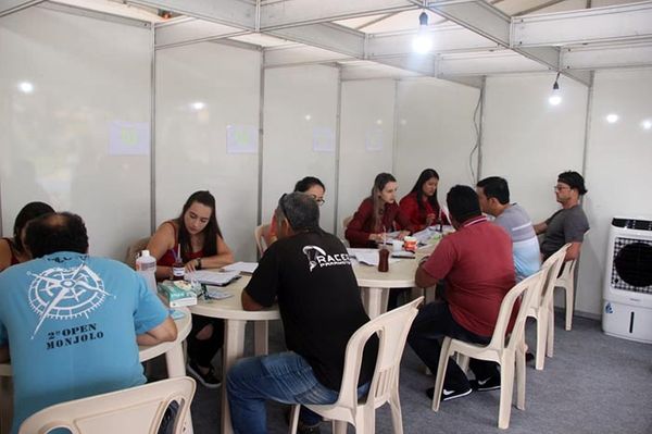Os competidores estão passando por uma avaliação antes das provas. Crédito: Prefeitura Municipal de Baixo Guandu/Divulgação