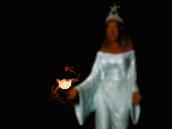 Data: 09/03/2020 - ES - Vitória - Lua cheia vista do píer de Iemanjá - Editoria: Cidades - Foto: Fernando Madeira - GZ por Fernando Madeira