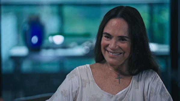 O Instagram voltou a colocar um aviso em uma publicação da secretária especial da Cultura, Regina Duarte, informando que o conteúdo da postagem é falso