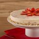 Imagem - Confira receita de torta de morango com biscoito e leite condensado