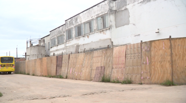 Fachada da escola de ensino fundamental Itaputanga, em Piúma. Crédito: Reprodução/ TV Gazeta Sul