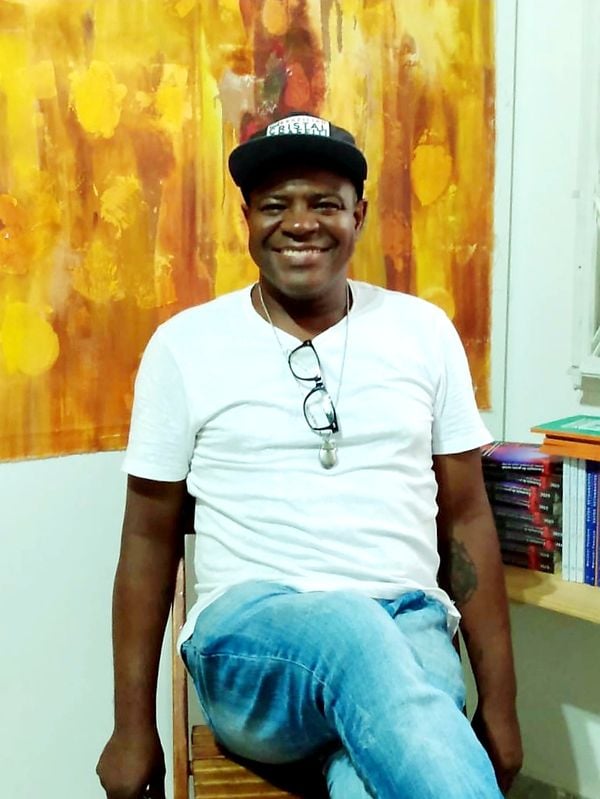 O artista Merilho Khan está com obras em exposição na Thelema. A exposição está aberta ao público até o dia 30 de abriel. Crédito: Divulgação/ Espaço Thelema