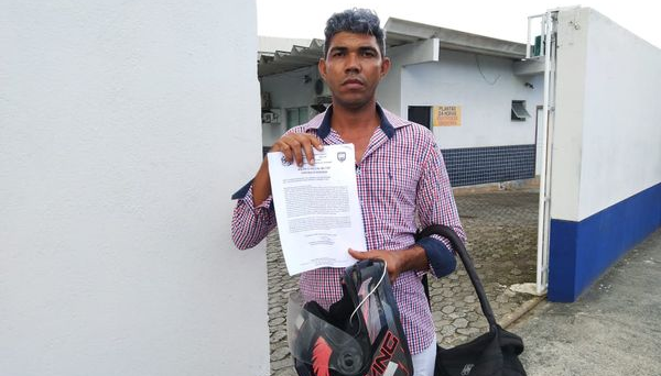 O frentista Joelcio Rodrigues denunciou o policial militar na terça-feira, dia 28 de janeiro deste ano. Crédito: Larissa Avilez