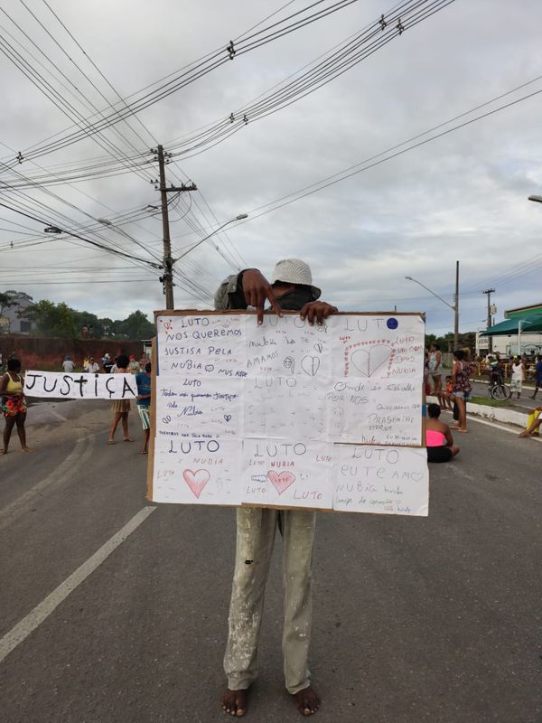 Moradores fazem novo protesto na ES 010 após morte de criança atropelada na Serra por Alberto Borem