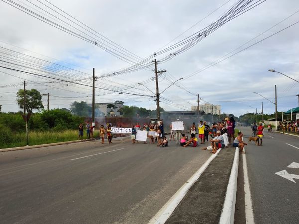 Moradores fazem novo protesto na ES 010 após morte de criança atropelada na Serra por Alberto Borem