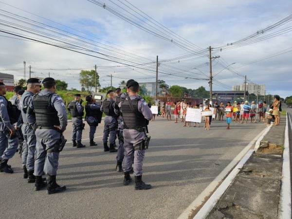Moradores fazem novo protesto na ES 010 após morte de criança atropelada na Serra por Alberto Borem