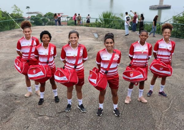 Uniforme de viagem 2020 do Vila Nova-ES por Marlyson Tadino/Divulgação