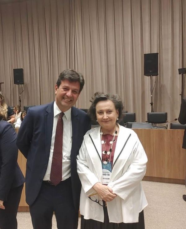 O ministro da Saúde Luiz Henrique Mandetta e a pneumologista capixaba Margareth Dalcolmo. Crédito: Divulgação