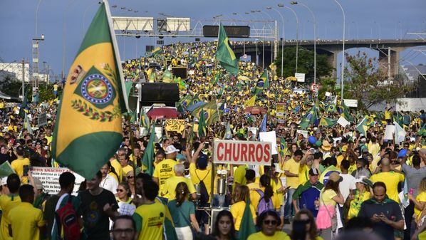 Levantamento analisou 66 mil contas que, sozinhas, foram responsáveis por cerca de 1,2 milhão de postagens de apoio aos atos pró-governo do dia 15 de março, o que indica uso de robôs e perfis não humanos