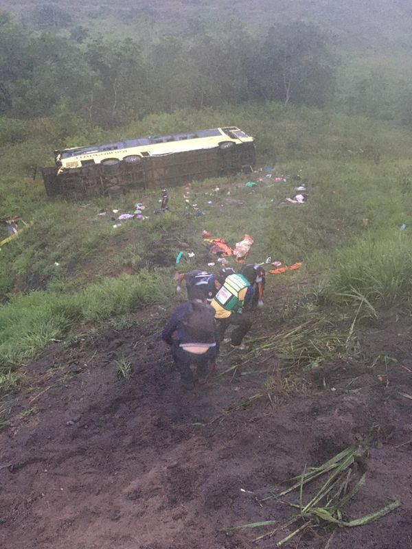 Acidente com ônibus da Itapemirim mata duas pessoas e fere 25 no sul da Bahia por Internauta