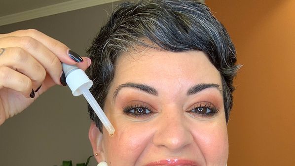 Na coluna desta semana, as dicas são direcionadas a quem tem pele oleosa, as orientações vão desde cuidados para otimizar a fixação da make até aquele 'help' na hora de escolher produtinhos de 'skincare'