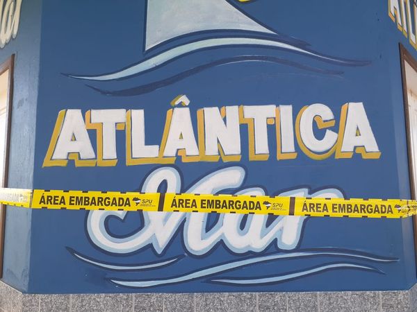 Quiosques nas praias de Castelândia, Bicanga e Carapebu (Serra) foram interditados pela União e PF por Luis Carlos