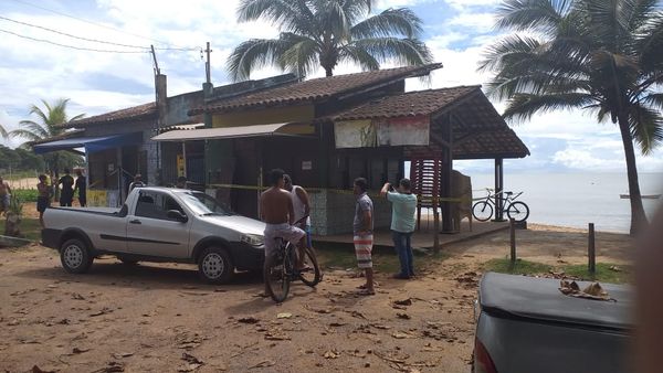 Quiosques nas praias de Castelândia, Bicanga e Carapebu (Serra) foram interditados pela União e PF. Crédito: Rosângela de Holanda Castro