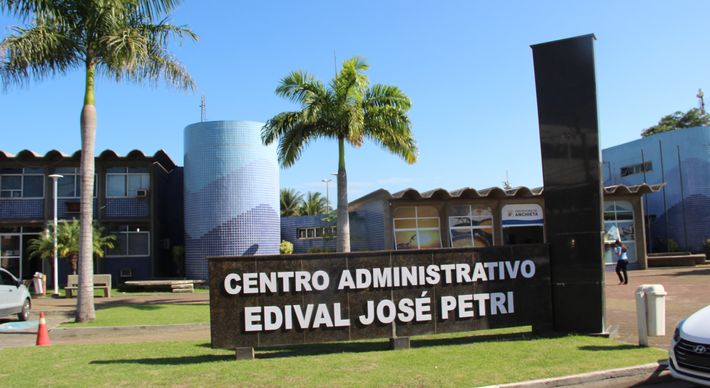 Processos seletivos são para contratação de profissionais temporários de diversos níveis de escolaridade e de estagiários de nível superior. Veja os editais