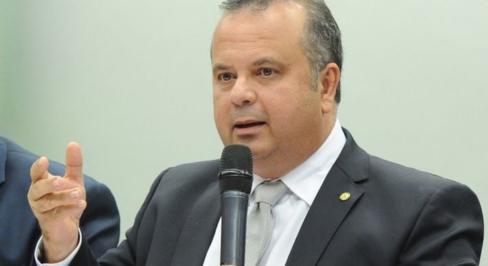 Segundo relatos, Marinho criticou o ministro da Economia, ao dizer que ele é um grande vendedor, muito bom na macroeconomia, mas fraco em questões microeconômicas
