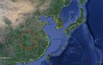 Casos de pneumonia detectados em Wuhan, na China, foram reportados para a OMS (Organização Mundial da Saúde). De acordo com o Hospital Municipal de Wuhan, os primeiros casos ocorreram entre 12 e 29 de Dezembro, sem identificação clara do vírus.(Google Earth)