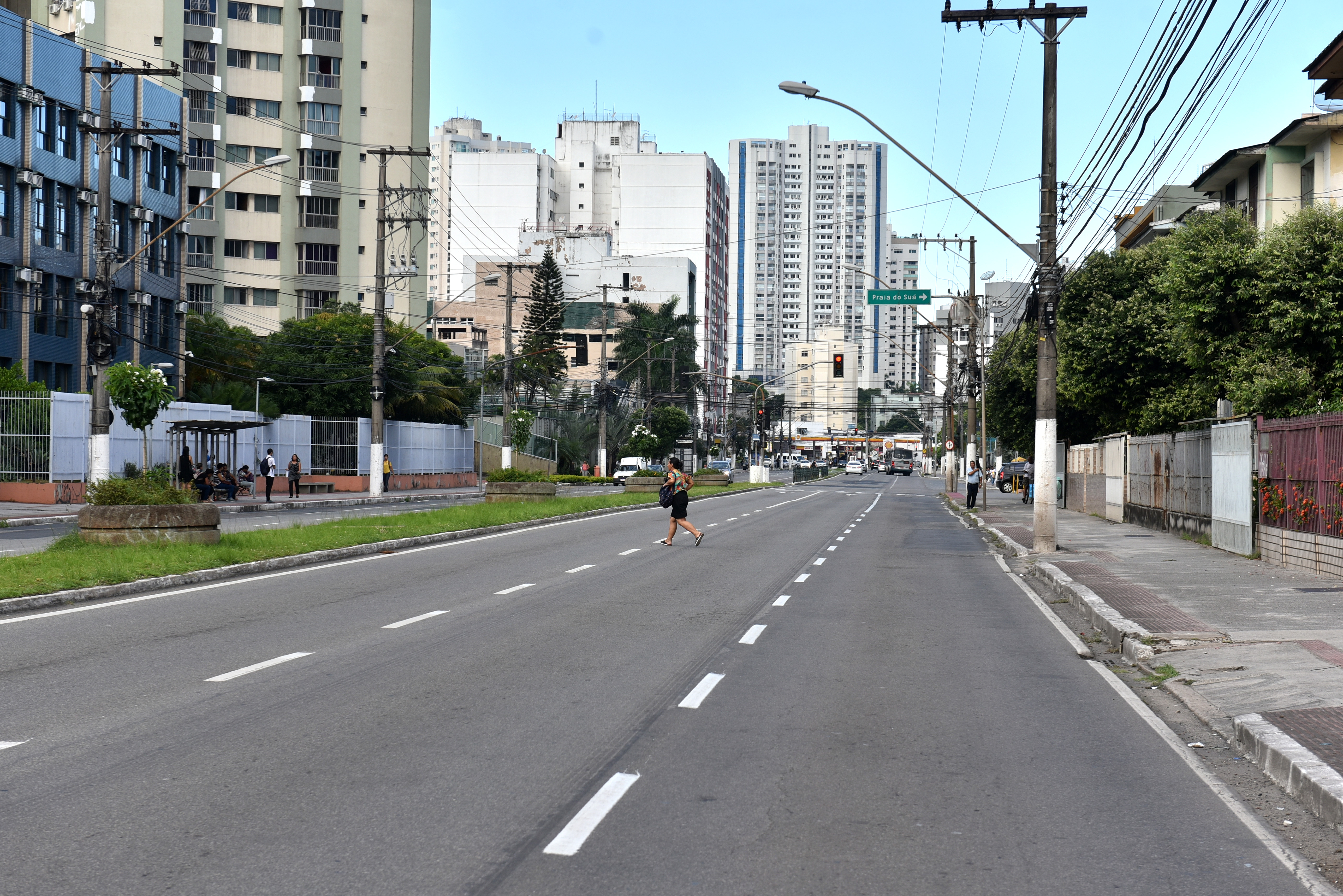 Vitória - Efeito coronavírus - Ruas de acesso à Terceira Ponte estão vazias. Os registros foram feitos por volta das 17h, quando o trânsito em dias normais é congestionado - Editoria: Cidades - Foto: Fernando Madeira - GZ