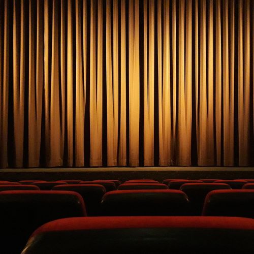 Governo proíbe eventos e mantém cinemas fechados por mais um mês no ES