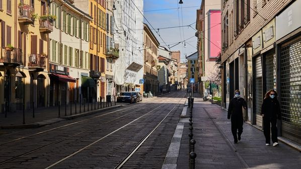 Diferentemente da China, autoridades italianas não direcionaram esforços para a adoção de medidas de prevenção, mitigação e controle da expansão da doença
