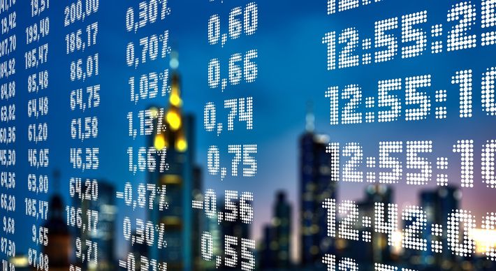 O índice da B3 saiu de mínima na abertura a 120.351,43 para chegar na máxima da sessão aos 122.585,82 pontos, com giro financeiro a R$ 49,7 bilhões nesta segunda-feira