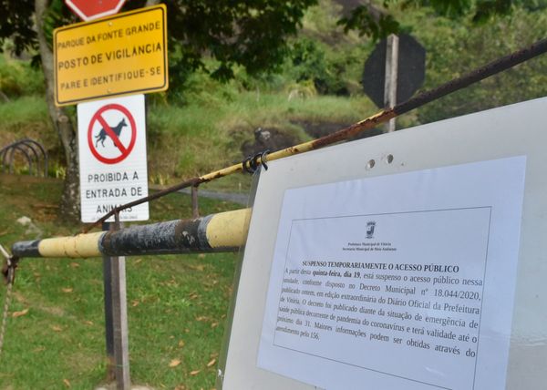 Data: 19/03/2020 - ES - Vitória - Parque da Fonte Grande fechado para visitação devido pandemia de coronavírus - Editoria: Cidades - Foto: Vitor Jubini - GZ por Vitor Jubini