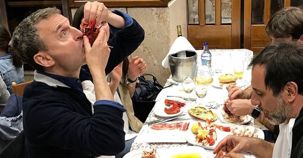 Phil Rosenthal viaja para comer em