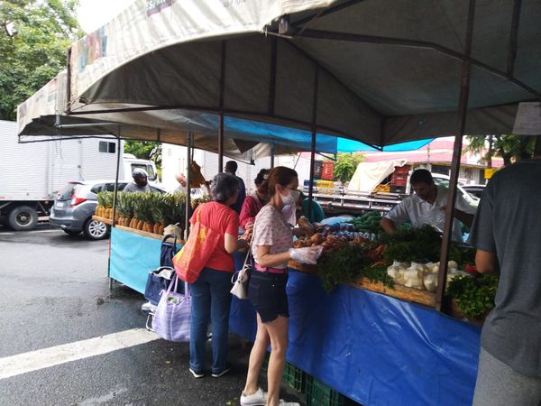 Movimento na feira livre de Jardim Penha  por Elis Carvalho